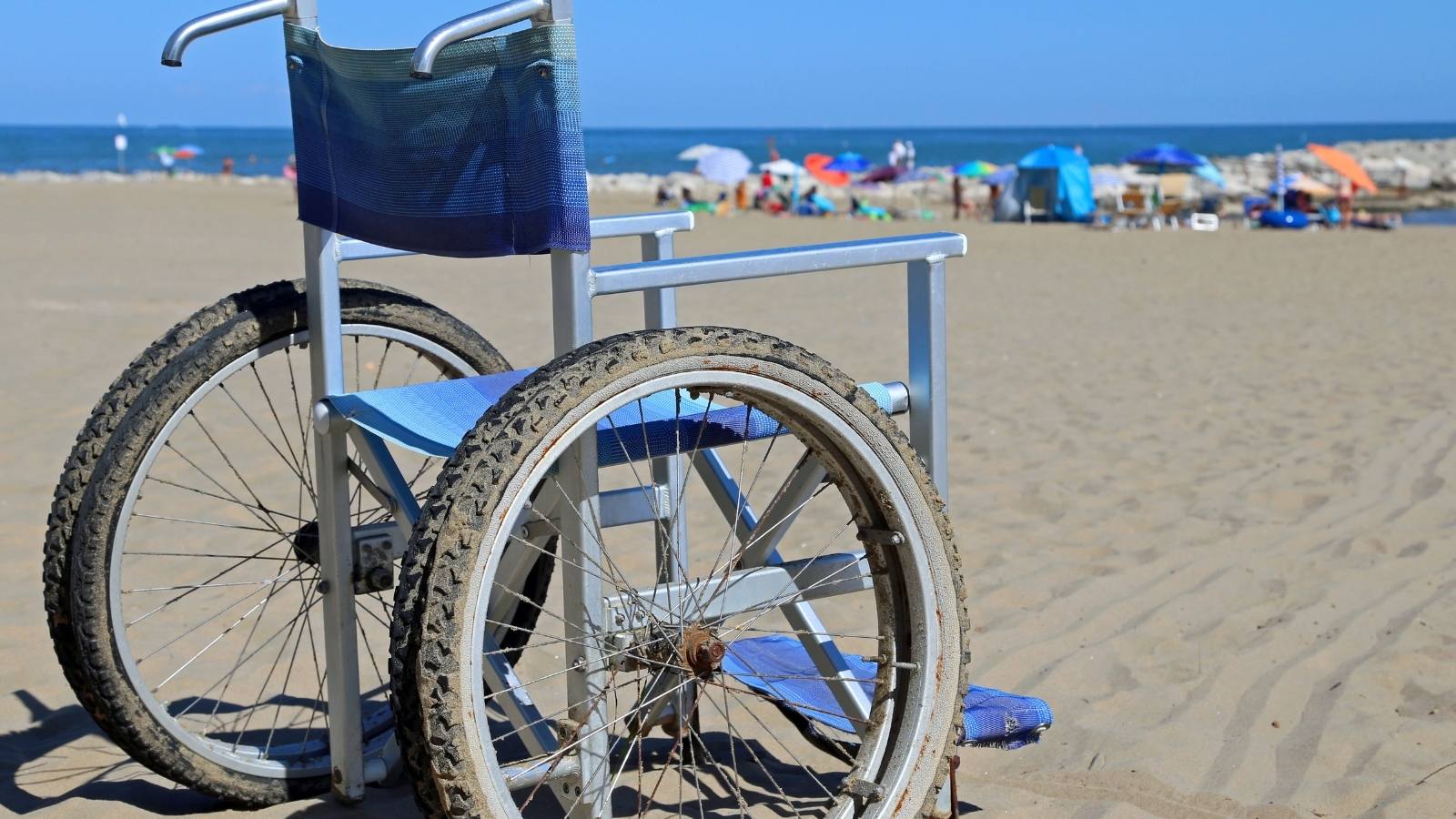 วีลแชร์ชายหาด, รถเข็นผู้ป่วยชายหาด